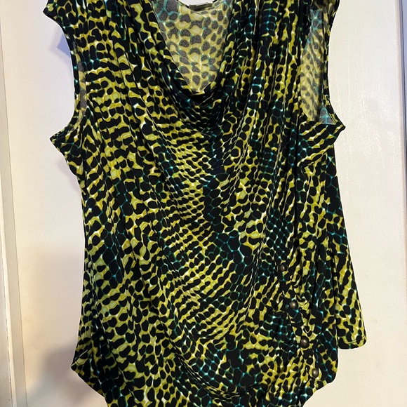 Tops - Stylish Green and Black Women's Top 3xl